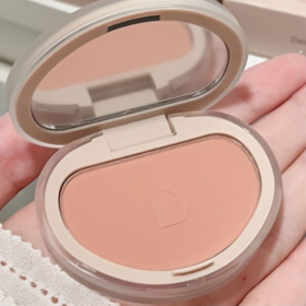 The Facial Honey Powder Blush Has A Light Cream Texture That Is Not Dry. It Is Fresh And Long-lasting, Sweet And Natural. The Nude Color Contains (Option: Face blush)